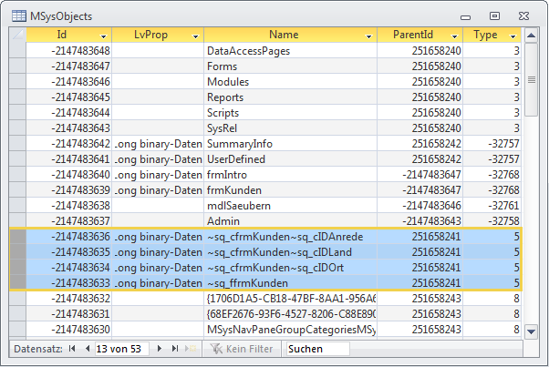 In der Systemtabelle MSysObjects finden sich die versteckten Abfragen für die Kombinationsfelder des Formulars, beginnend jeweils mit dem Präfix ~sq_